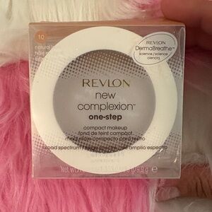 Revlon New Complexion One-Step Makeup in White Case